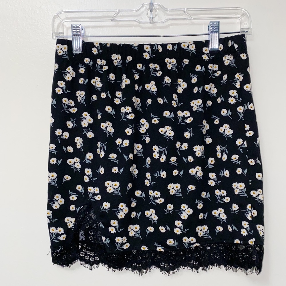 SHEIN Daisy Floral Skirt